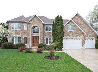 310 Jennifer Ln, Roselle, IL 60172