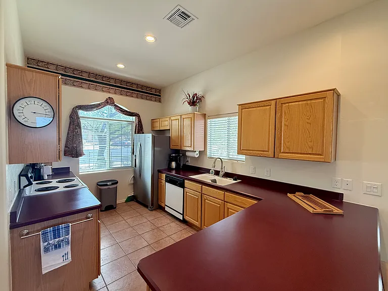 4685 S Tropicana Dr — Photo 3