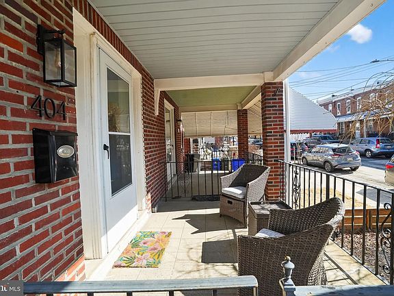 4th image of 404 Kingsley St