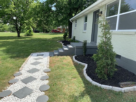 4th image of 137 Woody Thomas Dr