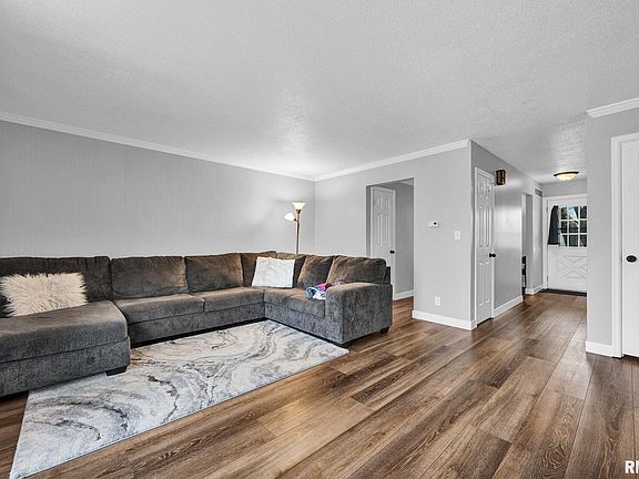 5th image of 6125-27 N Jayar Dr
