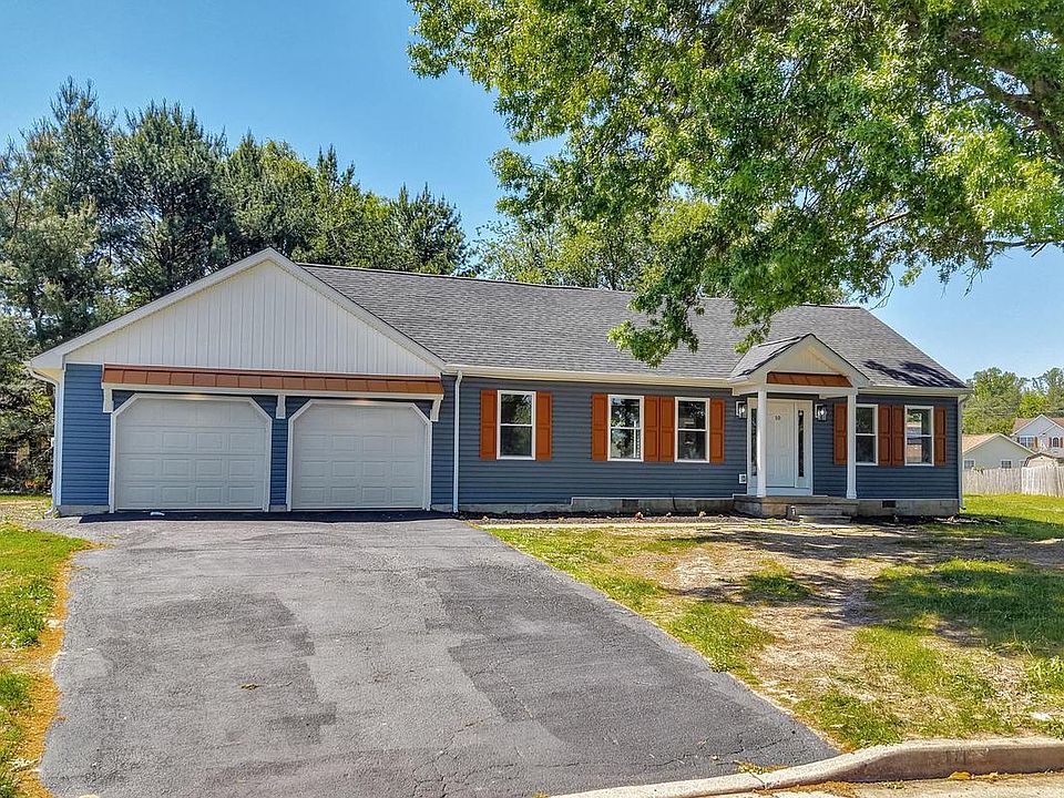 1st image of 10 Newark Cir