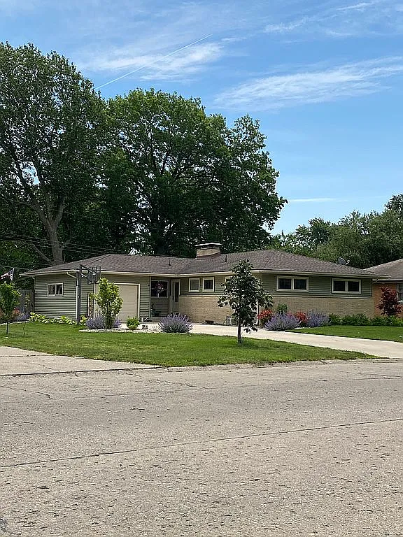 1706 Jeanne St photo 1