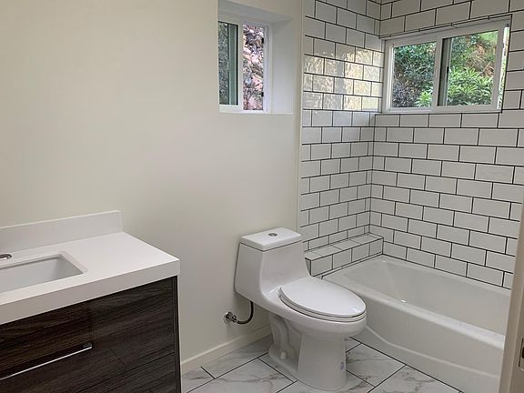 5th image of 720 Lovell Ave #720A