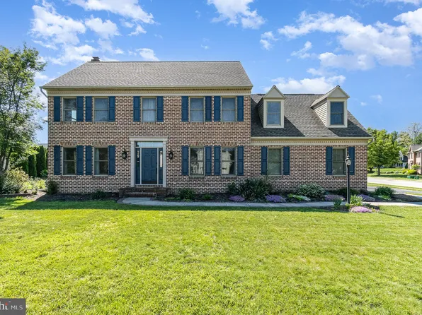 1860 Barrington Dr, York, PA 17408