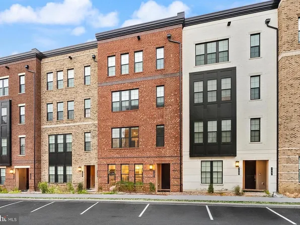 7461 Backett Wood Ter Unit 1213, McLean, VA 22102