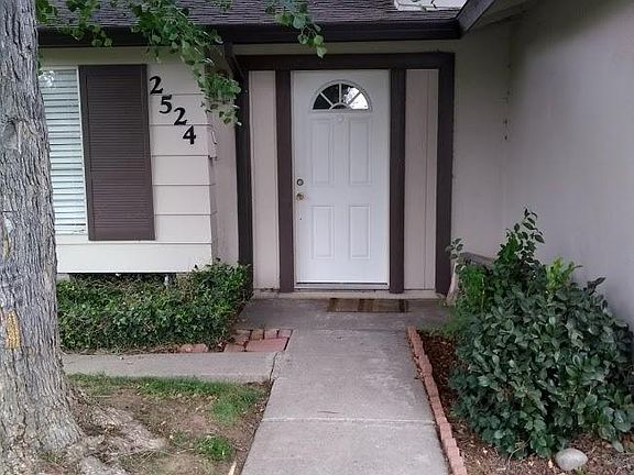 2nd image of 2524 Niagara Way