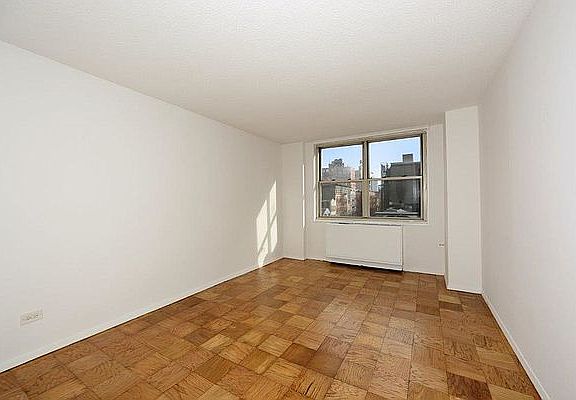 5th image of 154 E 29th St #1204