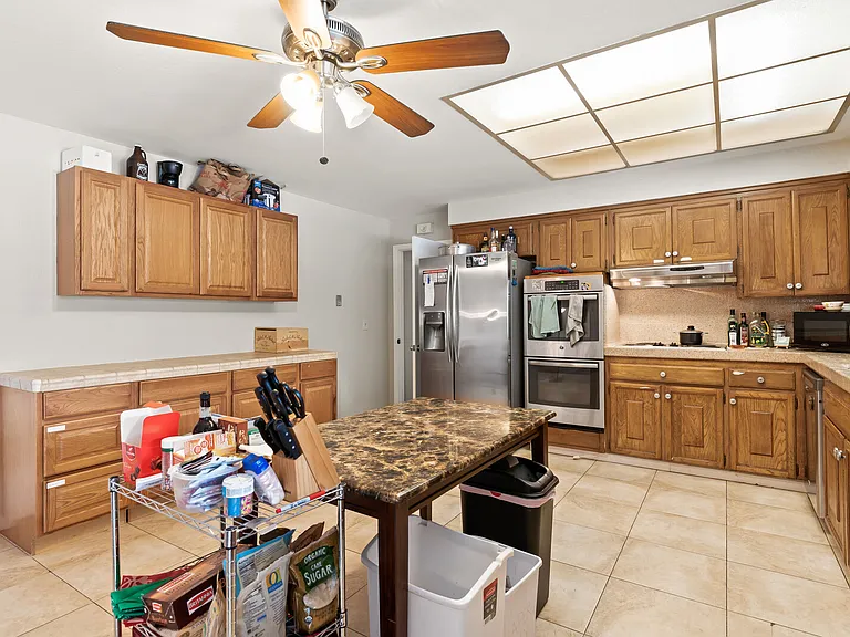 1157 Tilton Dr — Photo 8
