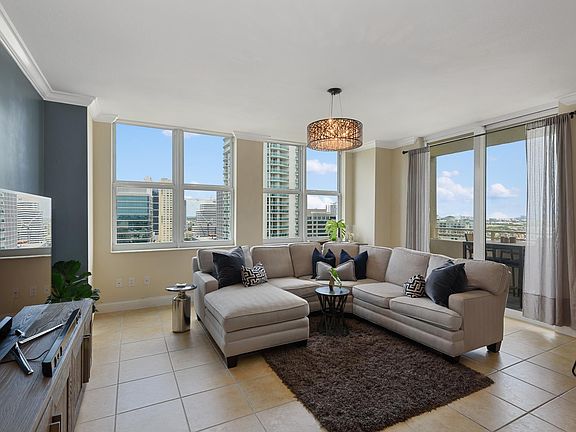 2nd image of 511 SE 5th Ave APT 1817