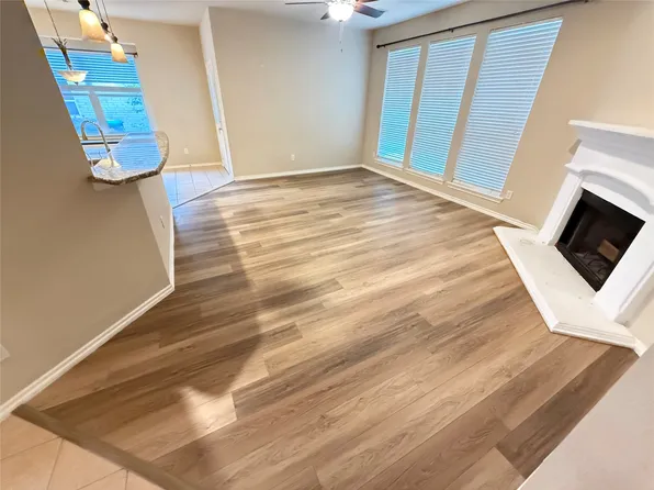 10605 Foothill Dr, Fort Worth, TX 76131