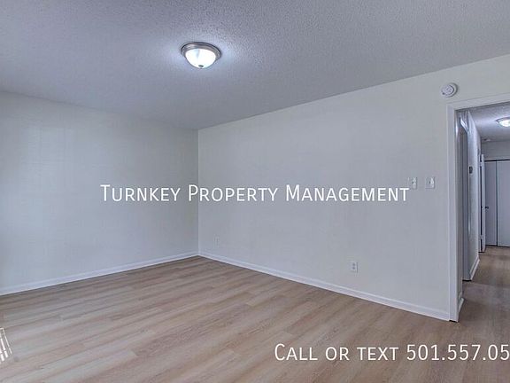 3rd image of 2511 Montreal Dr