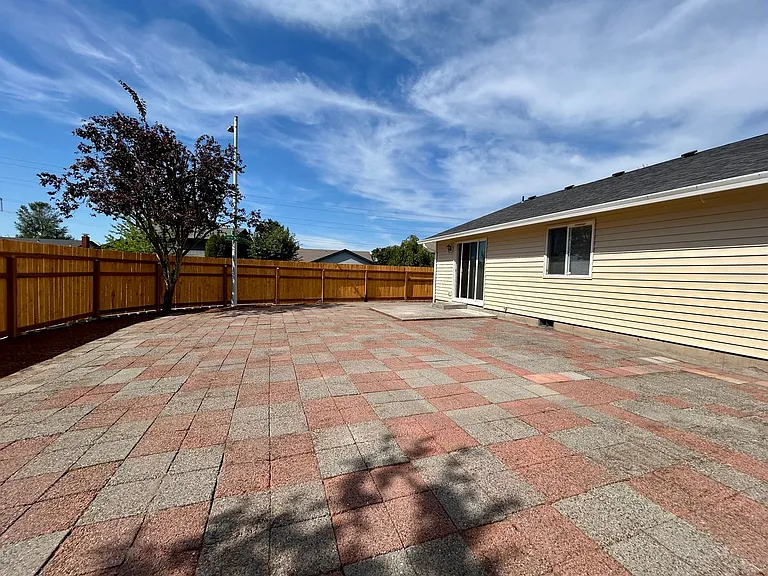 15511 NE 50th Cir — Photo 11