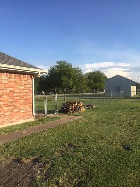 2nd image of 812 Rock Creek Ln