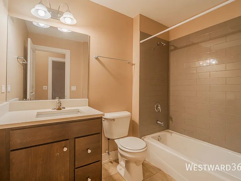 3433 S Indiana Ave #301 — Photo 10