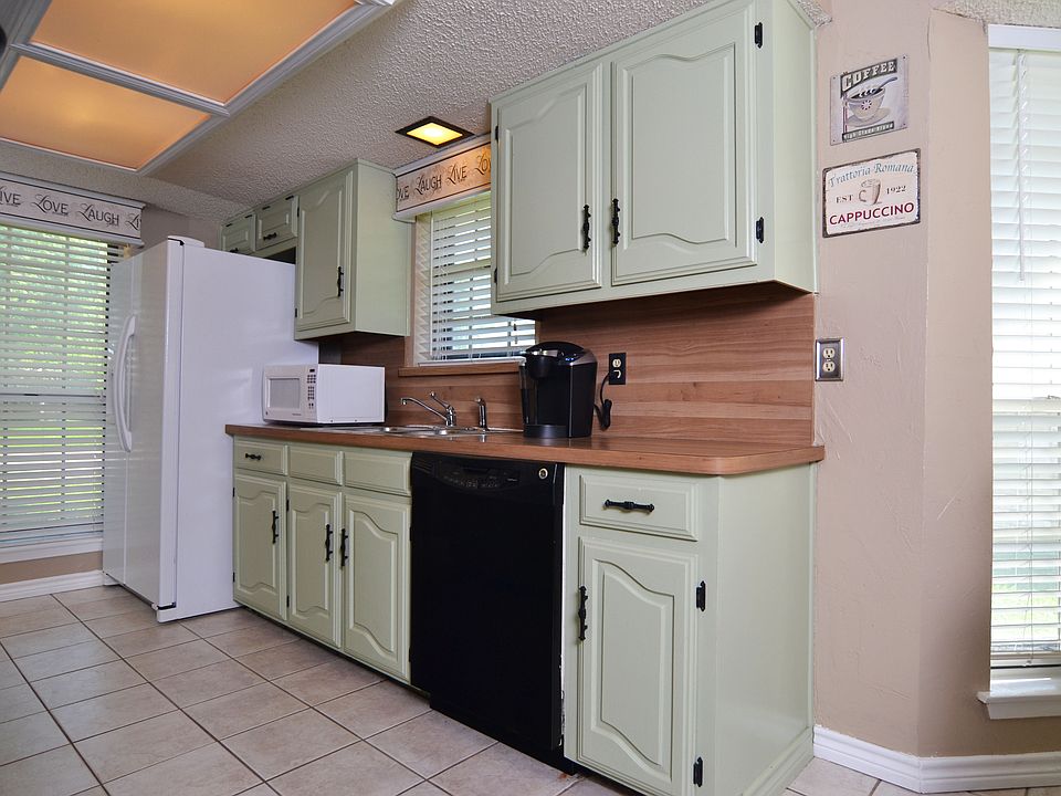 1st image of 4614 Burdock Dr