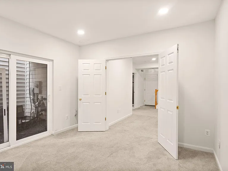 42685 Rolling Rock Sq — Photo 41