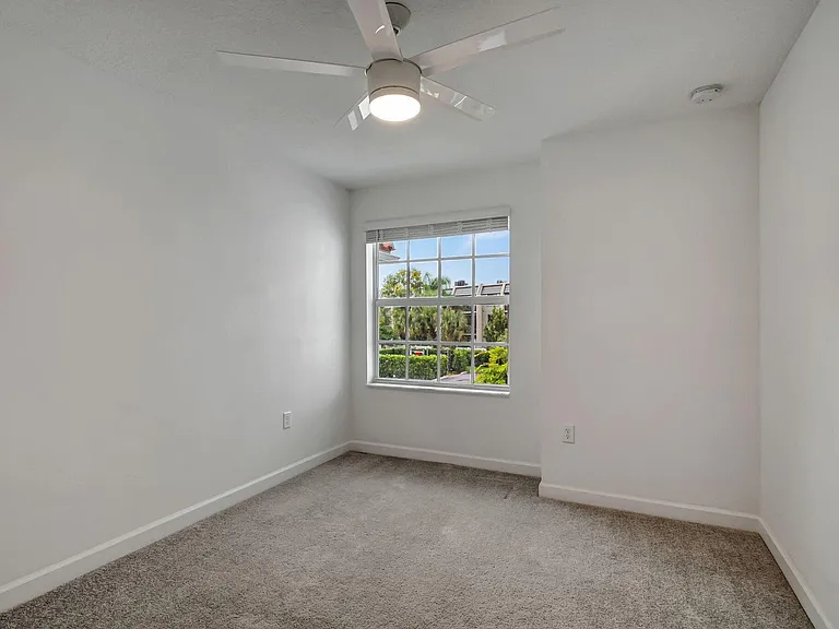 6851 Broadwater Ln — Photo 15