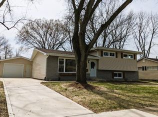 241 Marimar Ct, Crown Point, IN 46307