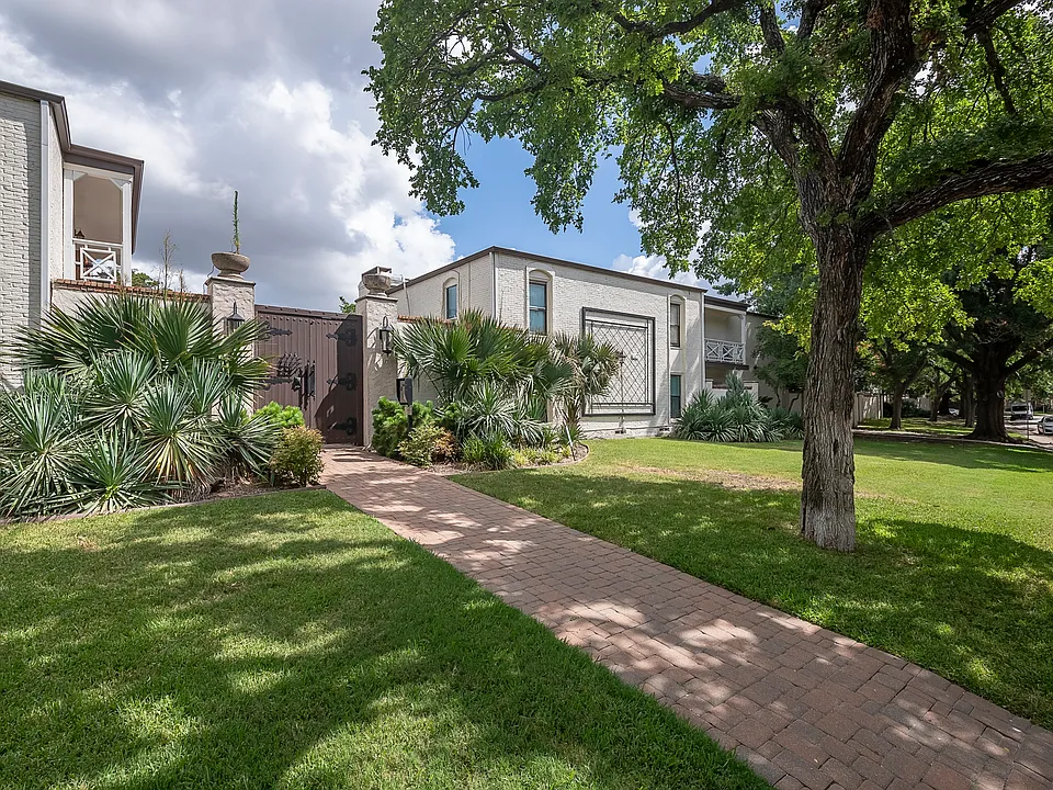 5907 E University Blvd #101