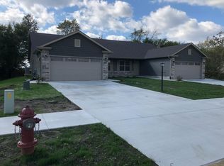 1910 Daisy St SE, Demotte, IN 46310