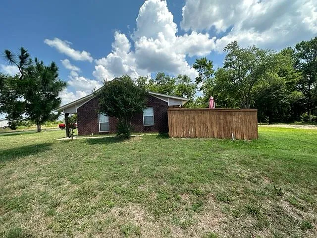 843 FM 2560 — Photo 26