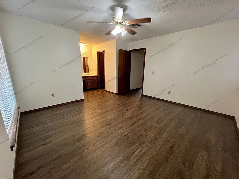 102 Beta Cir — Photo 15