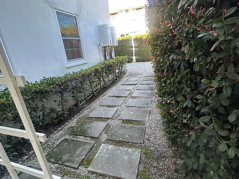 9750 Newman St — Photo 35