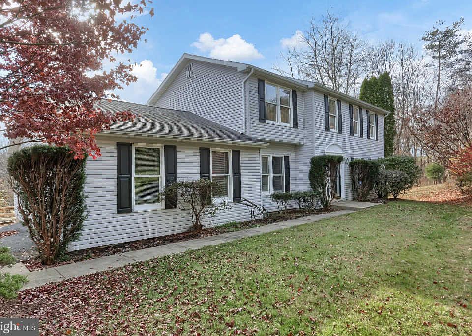 1st image of 113 Scenic Dr