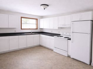 1615 N 5th St APT 104, Saint Peter, MN 56082
