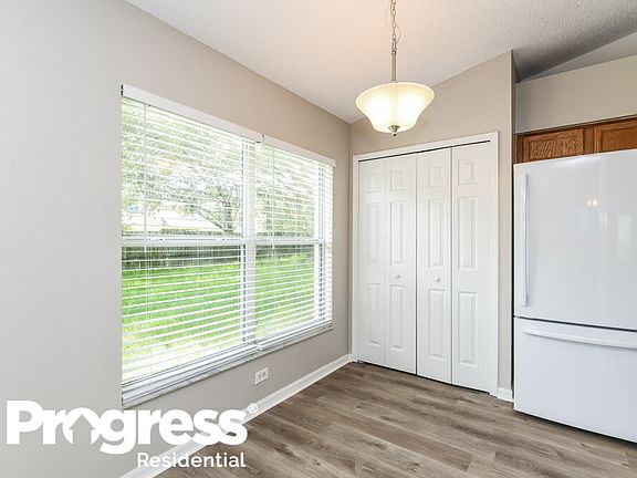 4th image of 12053 Goldenstar Ln