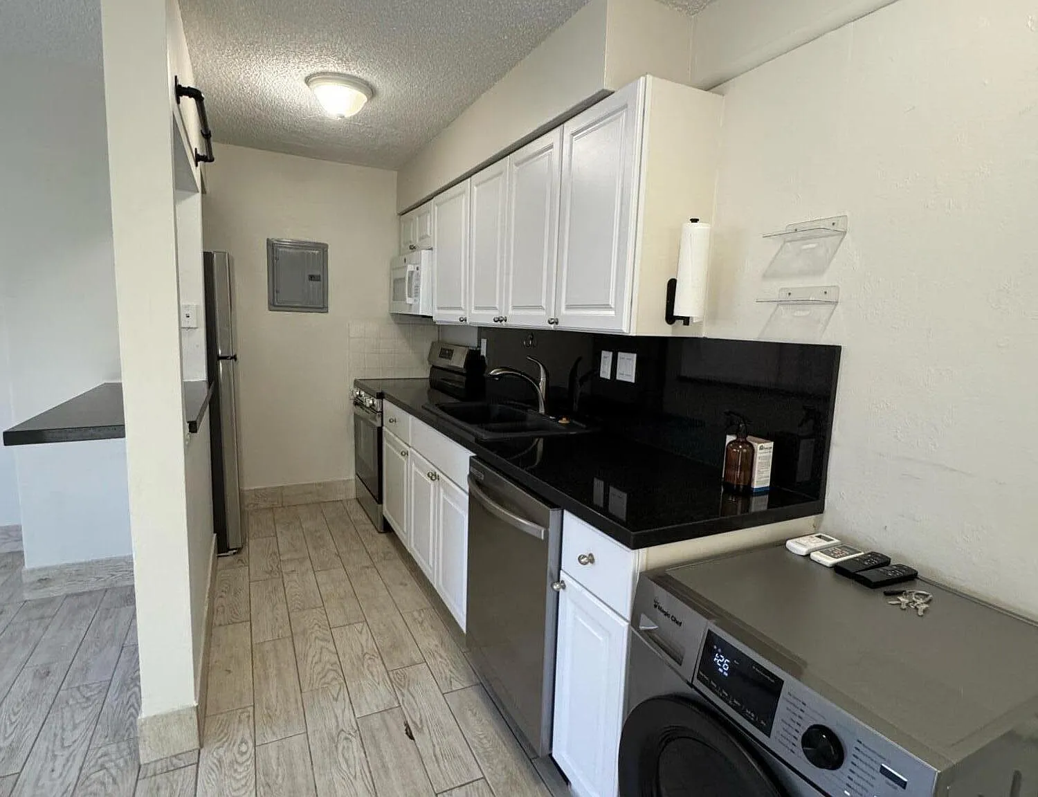 1 bed, 1.0 bath, 620 sqft, $1,600 — Photo 2