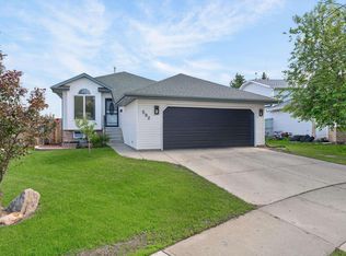 592 Rainbow Cres, Strathcona County, AB T8A 5N6