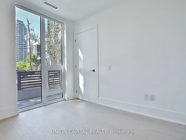 36 Olive Ave #Townhouse 103 — Photo 8