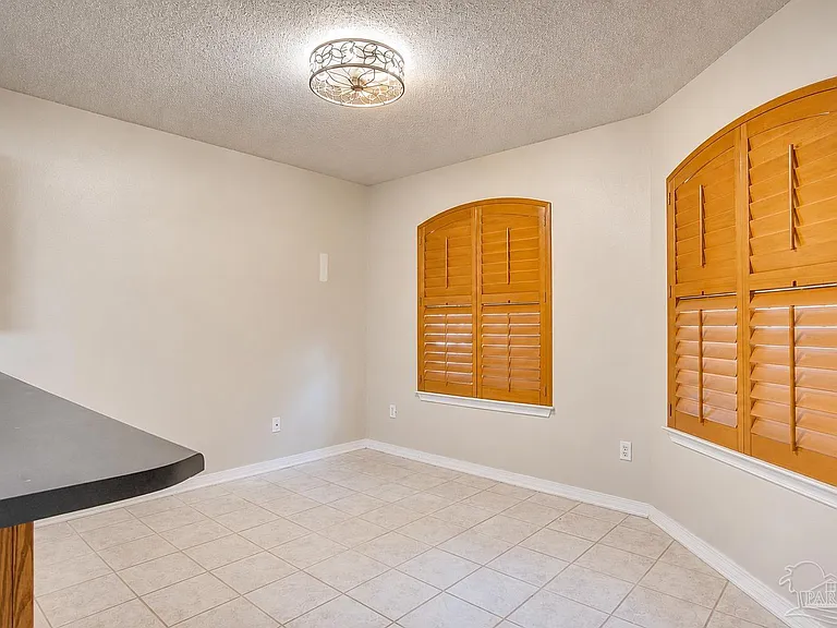 2745 Monroe St — Photo 10