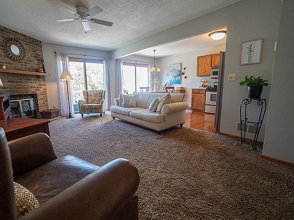 4th image of 10292 Arrowwood Dr