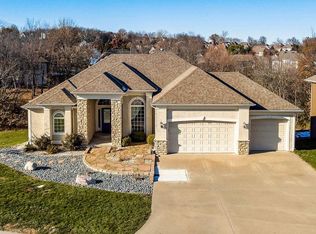 4500 NE Ridgeline Cir, Lees Summit, MO 64064