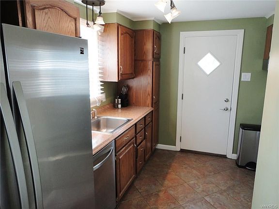 4th image of 874 Parkhurst Blvd