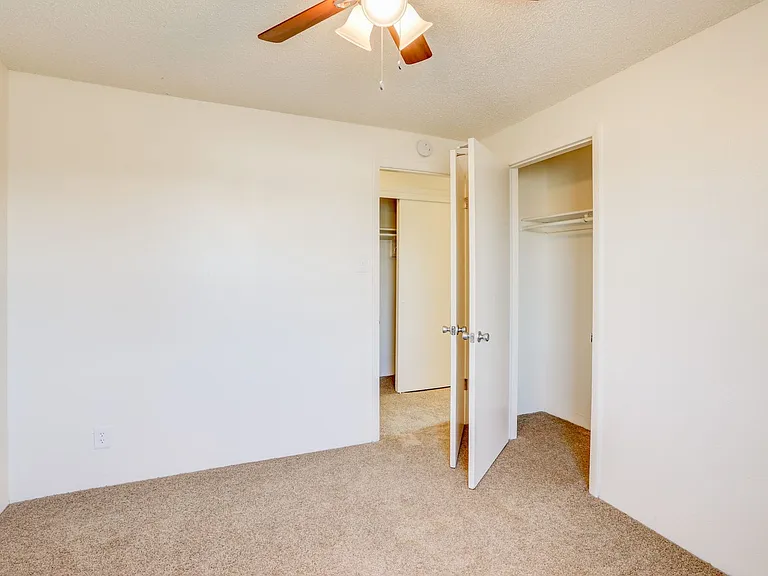 Allison Court Apartments — Photo 49