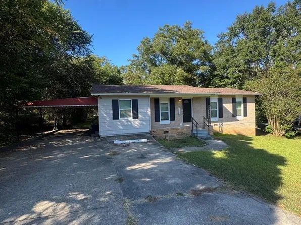 14 Mississippi Dr, Phenix City, AL 36869