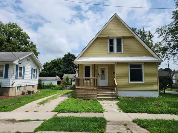 638 S Cross St, Sycamore, IL 60178