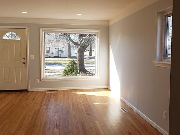 4th image of 4601 Gertrude St