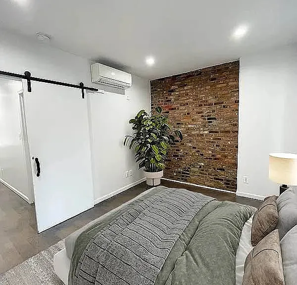 121 Norfolk St #2 — Photo 5