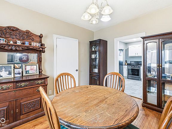 5th image of 501 Robinson St