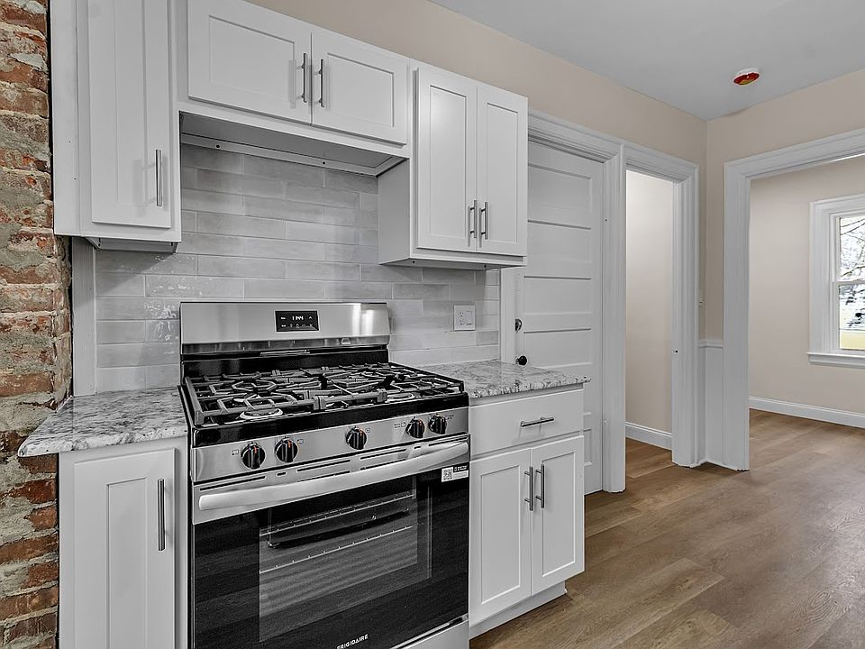1st image of 404 Parkdale Ave #2