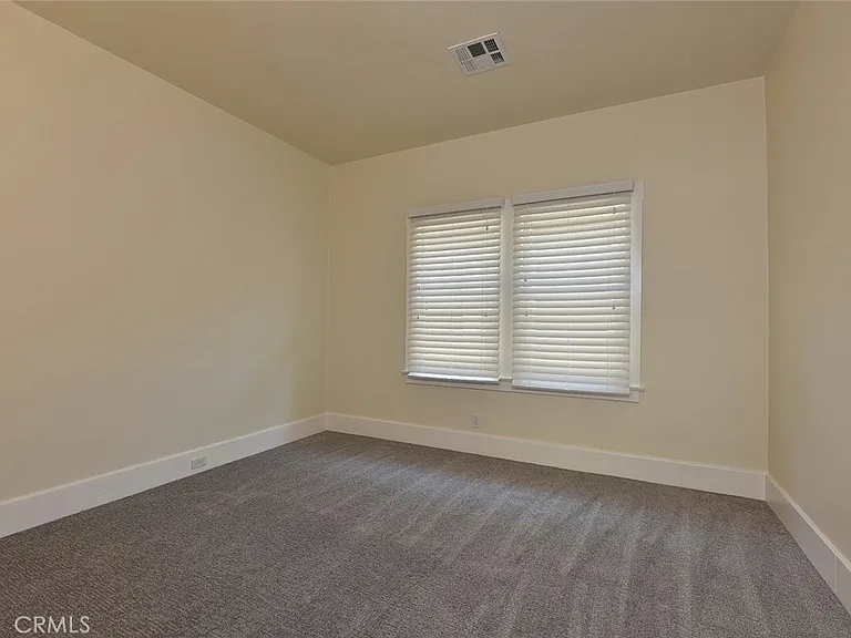 470 W Center St — Photo 9