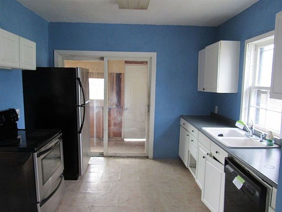5th image of 120 Plummer Ave