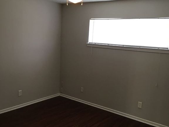 4th image of 1105 Clayton Ln APT 217