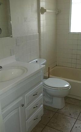 3rd image of 4034 Cherokee Ave