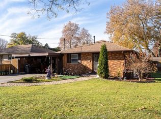 27 Hillcrest Ave, Chatham Kent, ON N7M4E8